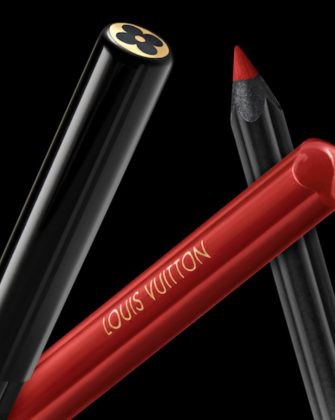 LV Crayon La Beaute Louis Vuitton in red LV CRAYON 690 Burnt Sienna close up