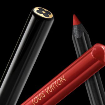 LV Crayon La Beaute Louis Vuitton in red LV CRAYON 690 Burnt Sienna close up
