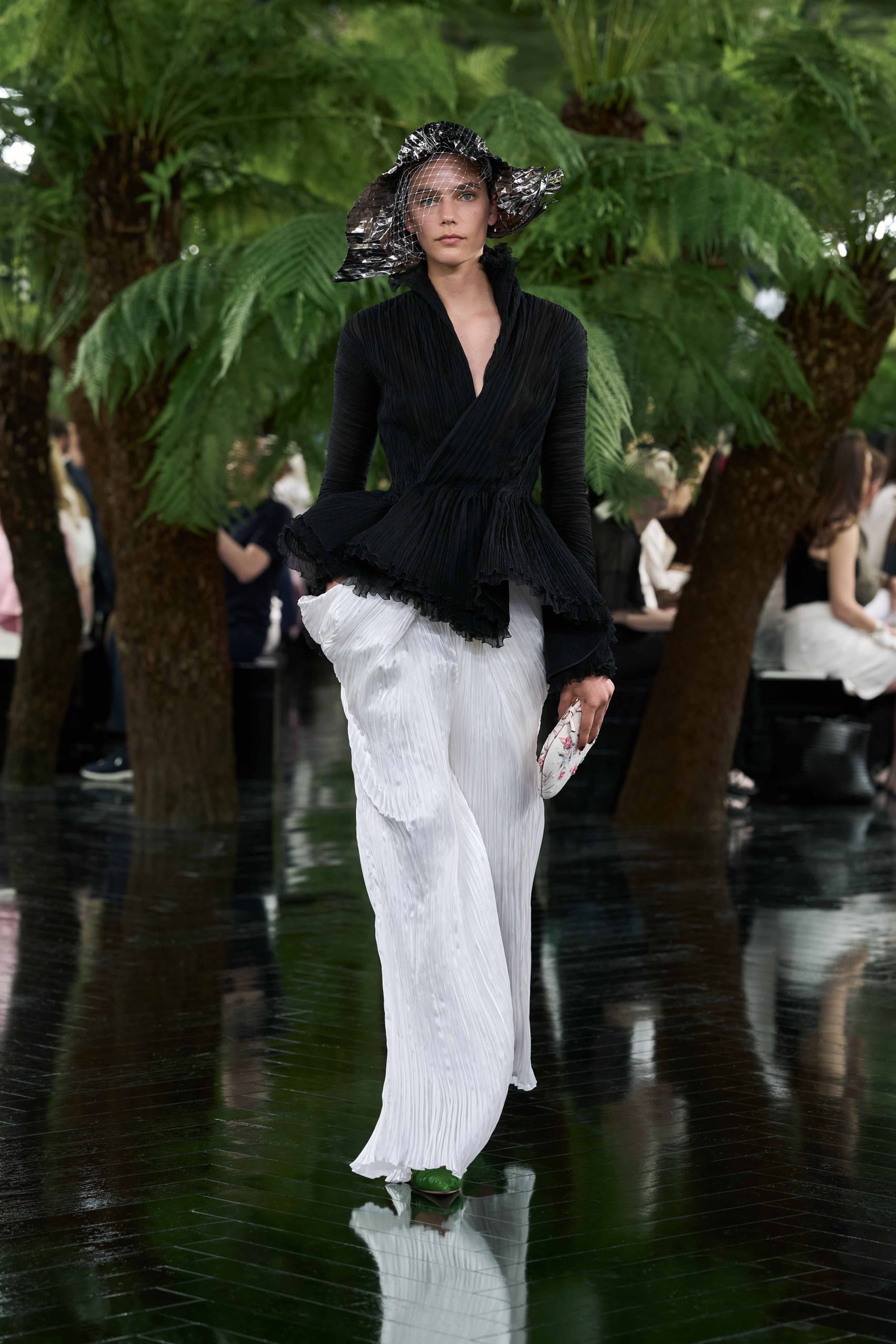 DIOR_HC_ FW2627_FRONT_LOOK_06_2x3