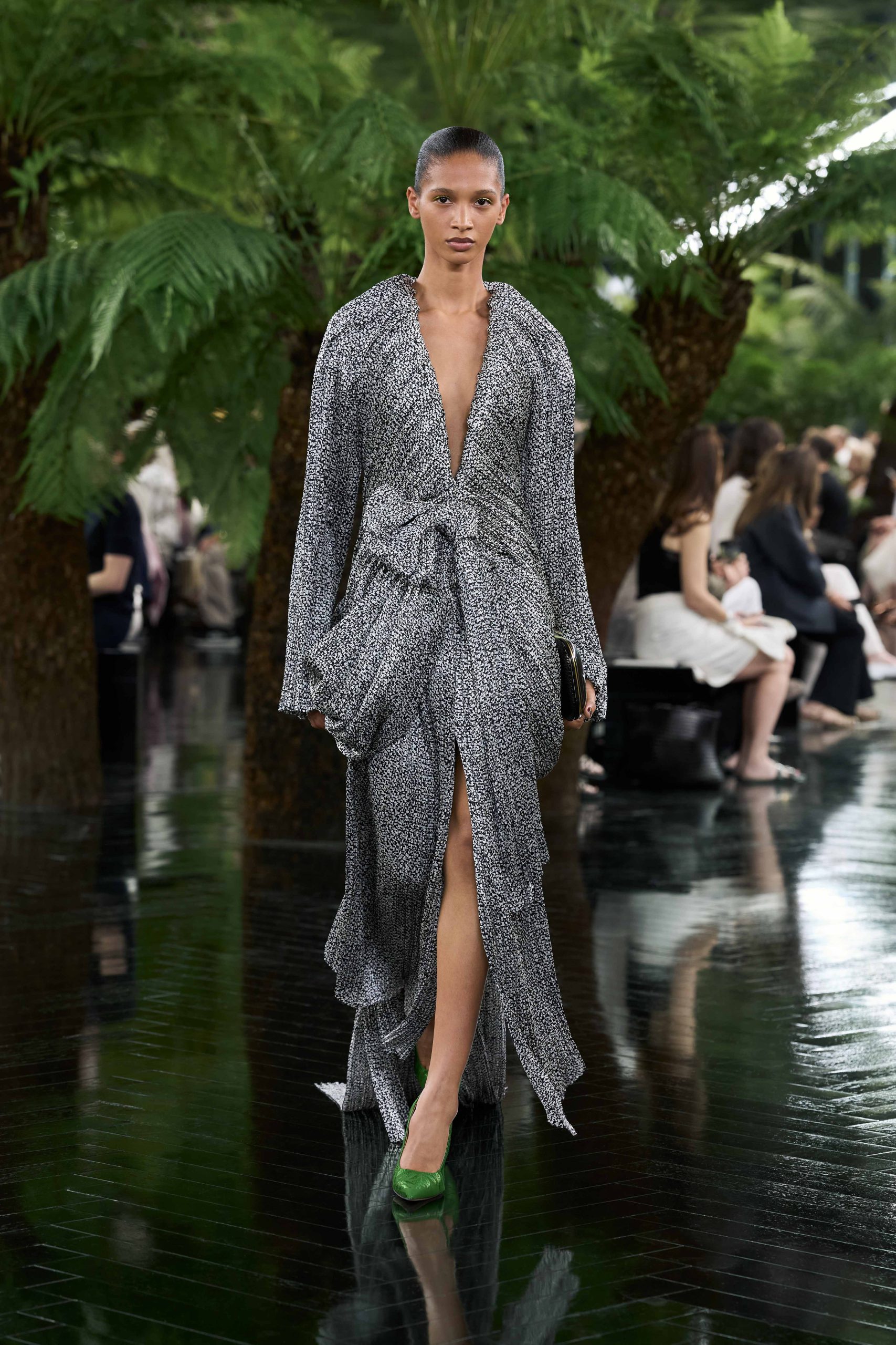 DIOR_HC_ FW2627_FRONT_LOOK_12_2x3