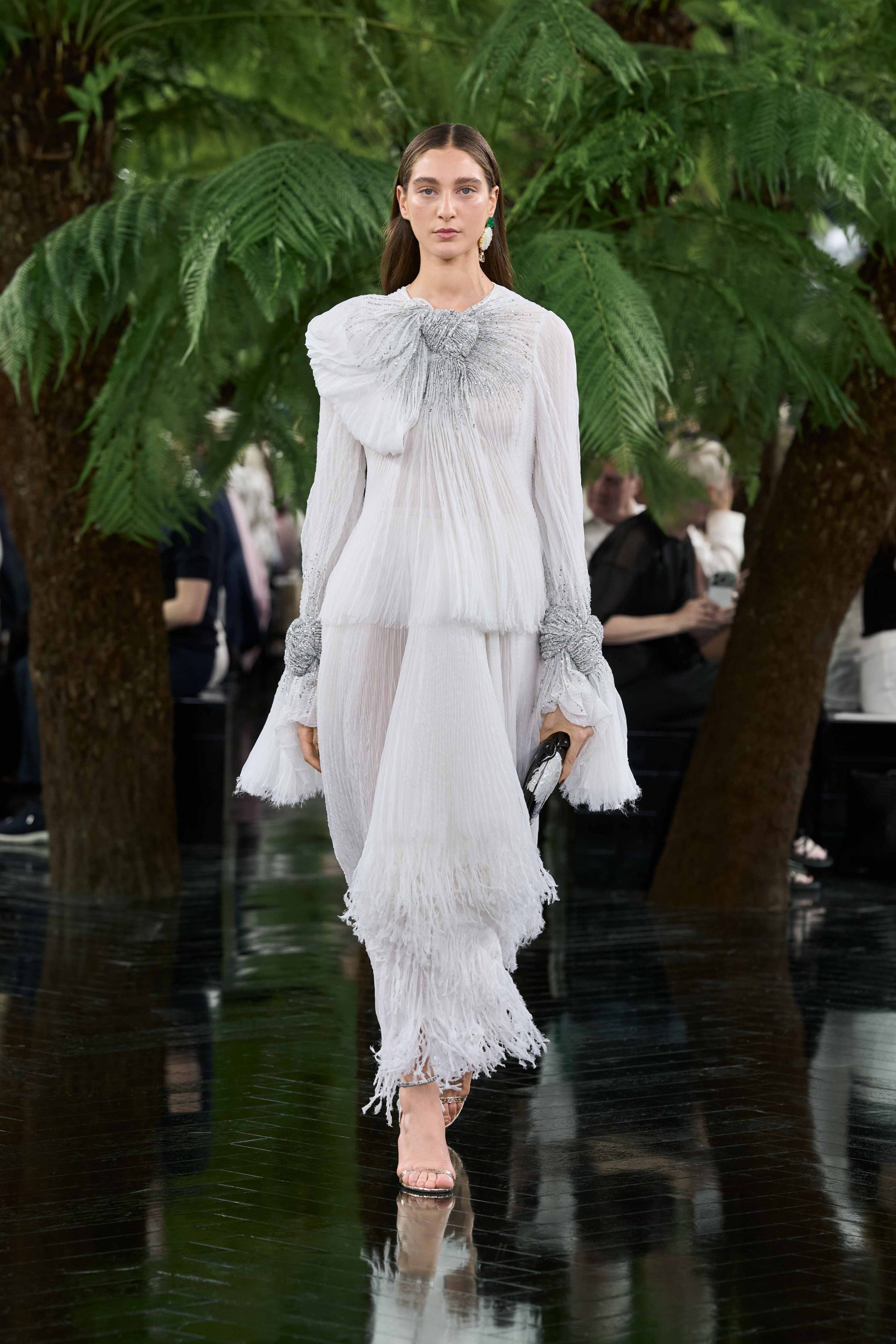 DIOR_HC_ FW2627_FRONT_LOOK_19_2x3