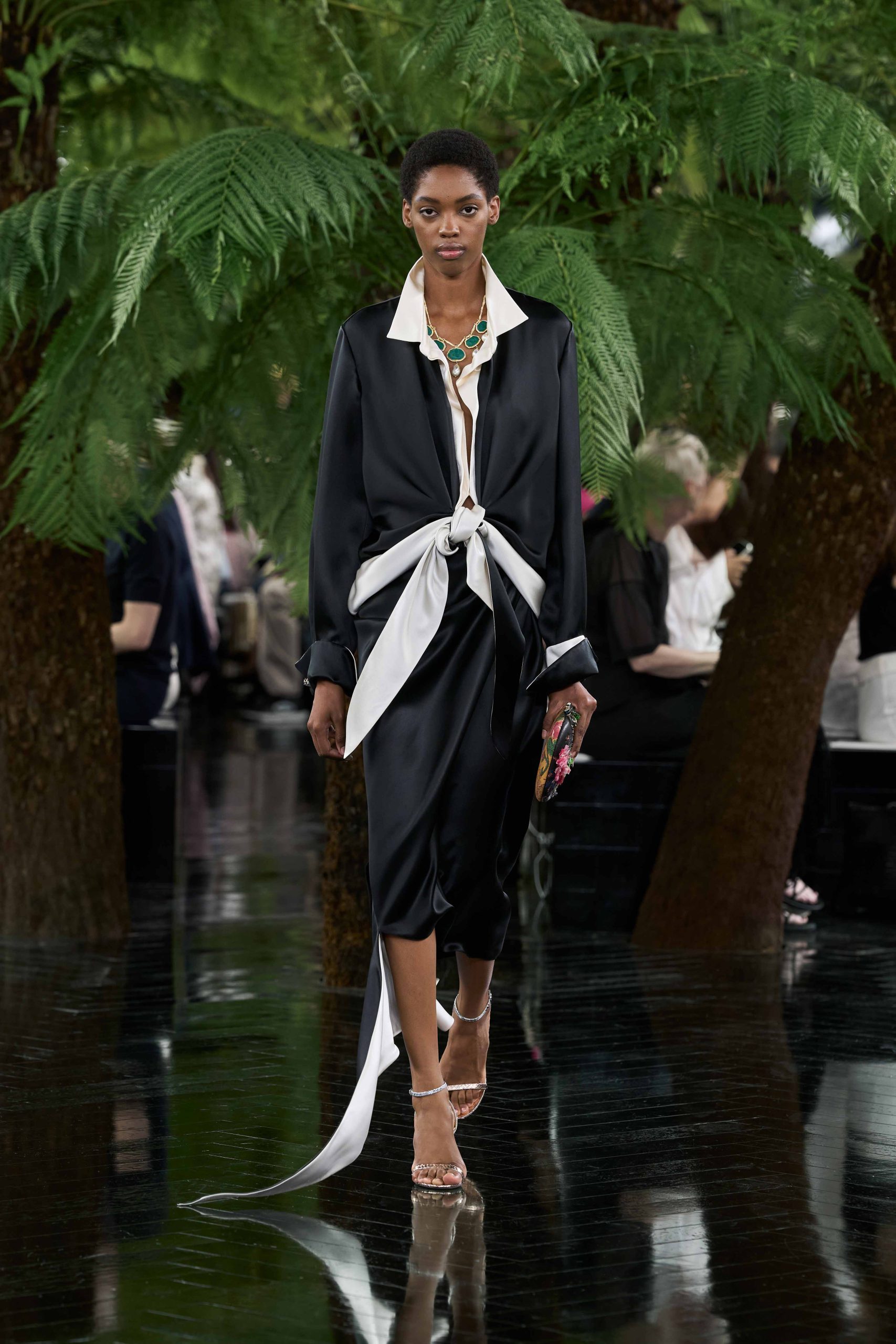 DIOR_HC_ FW2627_FRONT_LOOK_23_2x3