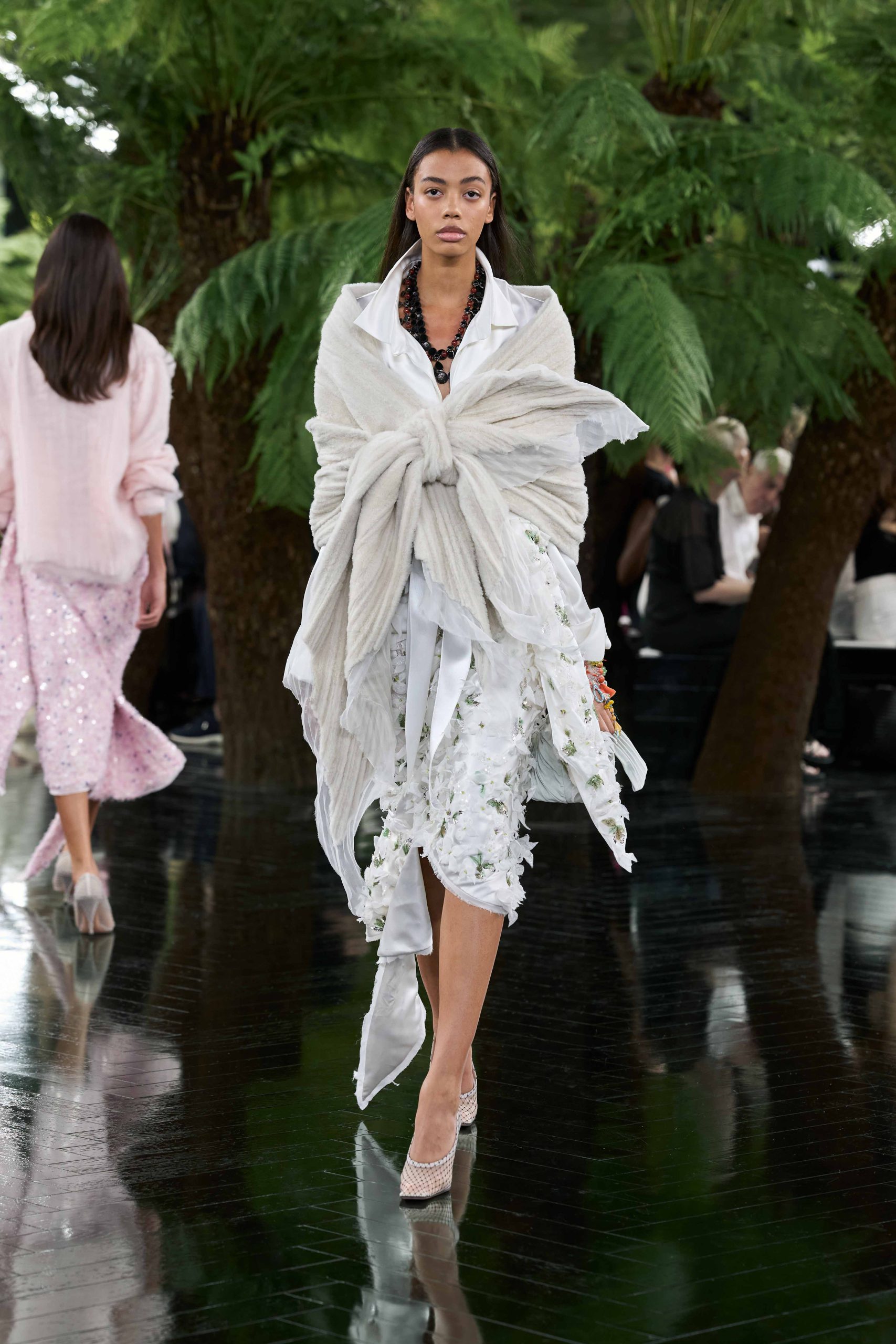 DIOR_HC_ FW2627_FRONT_LOOK_37_2x3