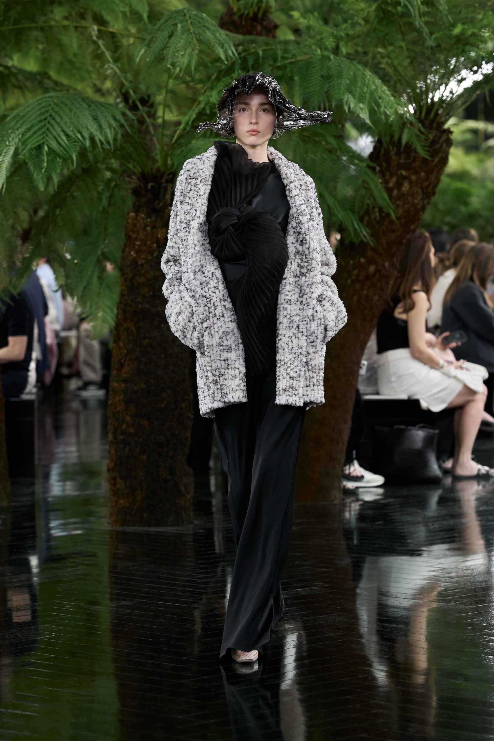 DIOR_HC_ FW2627_FRONT_LOOK_53_2x3