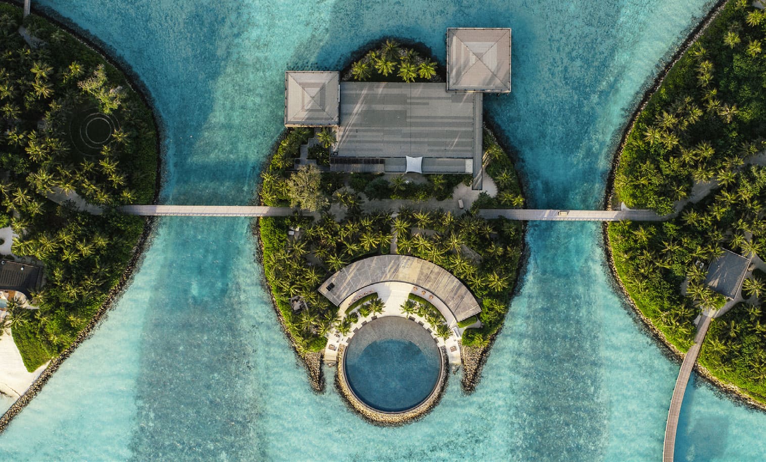 THE RITZ-CARLTON MALDIVES, FARI ISLANDS REFINES THE ART OF THE SUMMER ESCAPE