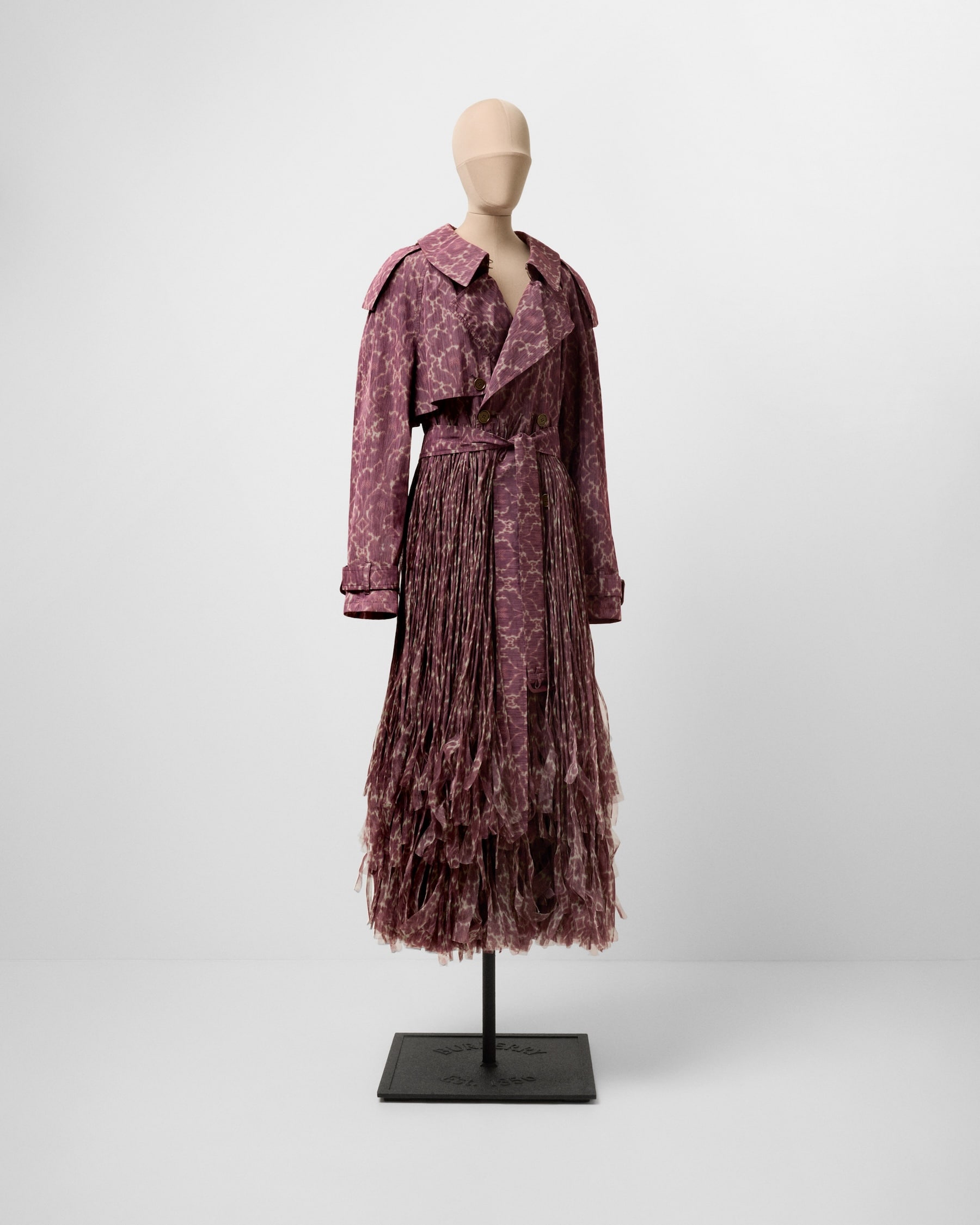 Women’s purple baroque-print fringed trench coat_ Winter 2025 burberry